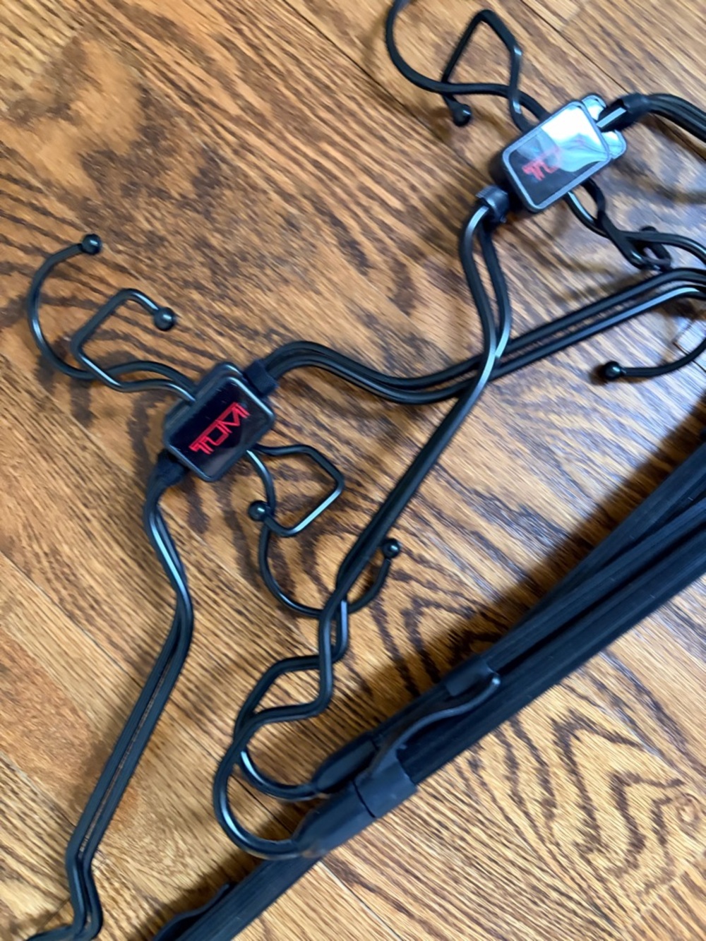 Tumi Black Multi-Hook VR Cable and Accessory Hanger